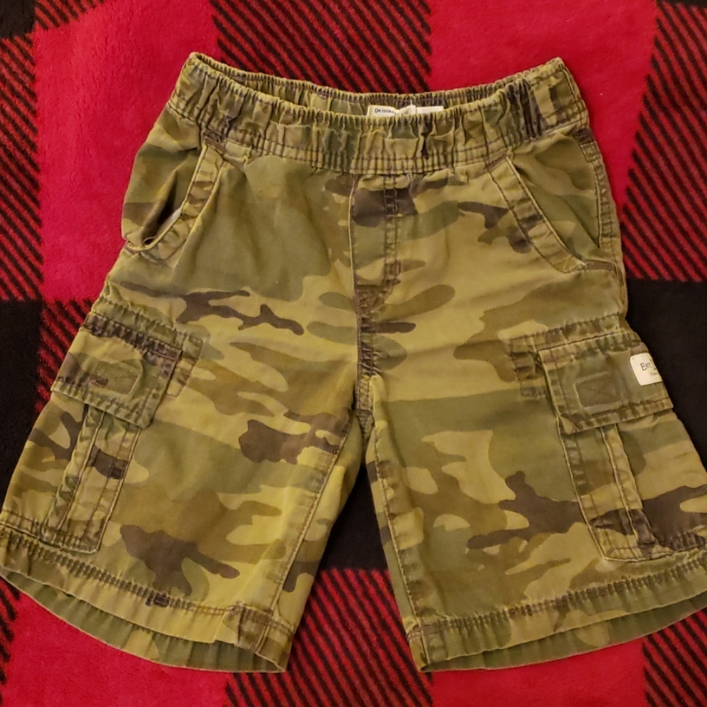 🍁 Camo Cargo Shorts
